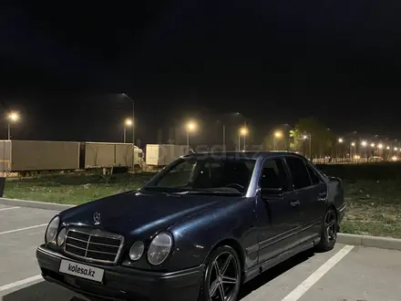 Mercedes-Benz E 320 1998 года за 3 000 000 тг. в Алматы – фото 6