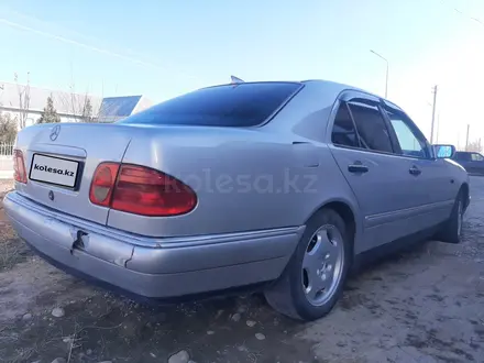 Mercedes-Benz E 280 1996 года за 2 200 000 тг. в Туркестан – фото 4