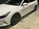 Hyundai Elantra 2022 года за 8 600 000 тг. в Уральск