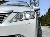 Toyota Camry 2014 года за 10 100 000 тг. в Алматы – фото 2