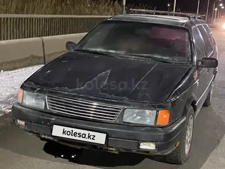 Volkswagen Passat 1990 года за 350 000 тг. в Атырау – фото 2