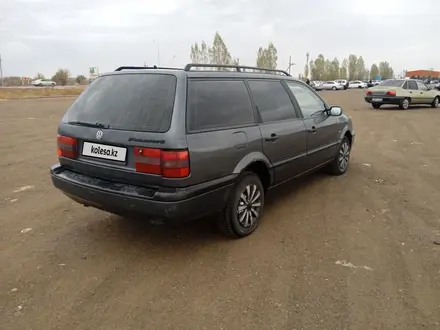 Volkswagen Passat 1996 года за 1 800 000 тг. в Актобе – фото 2