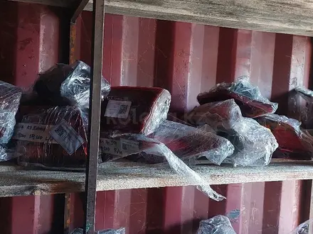 Задний фонарь центр и боковые за 10 000 тг. в Алматы – фото 2
