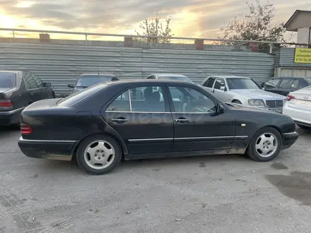 Mercedes-Benz E 280 1996 года за 2 200 000 тг. в Алматы