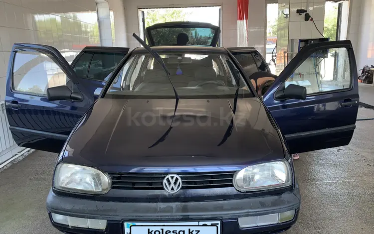 Volkswagen Golf 1994 годаfor1 200 000 тг. в Алматы