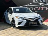 Toyota Camry 2020 года за 13 500 000 тг. в Атырау – фото 3