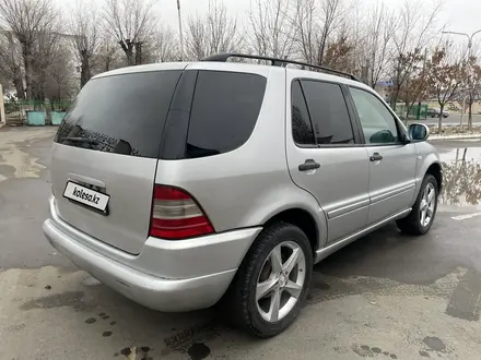 Mercedes-Benz ML 320 1999 года за 2 800 000 тг. в Атырау – фото 3