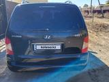 Hyundai Trajet 2001 года за 2 000 000 тг. в Актобе – фото 3