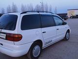 Volkswagen Sharan 1998 годаүшін2 800 000 тг. в Актобе – фото 3