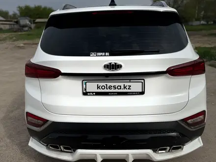 Hyundai Santa Fe 2020 года за 11 700 000 тг. в Алматы – фото 2