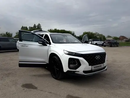 Hyundai Santa Fe 2020 года за 11 700 000 тг. в Алматы – фото 4