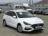 Hyundai i30 2023 года за 8 800 000 тг. в Атырау – фото 2