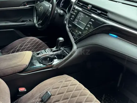 Toyota Camry 2019 года за 10 700 000 тг. в Алматы – фото 6