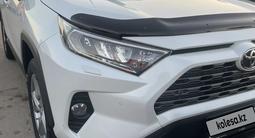 Toyota RAV4 2021 годаfor15 500 000 тг. в Астана – фото 3