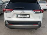 Toyota RAV4 2021 годаfor15 500 000 тг. в Астана – фото 5