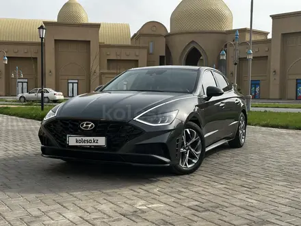 Hyundai Sonata 2022 года за 13 100 000 тг. в Астана – фото 2