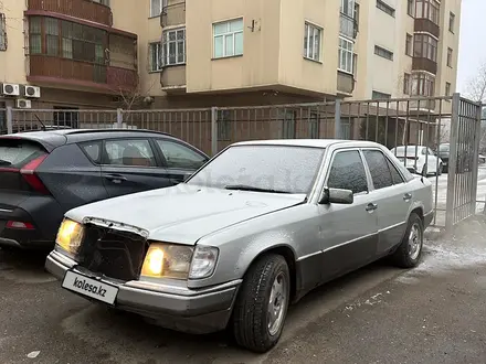 Mercedes-Benz E 280 1992 года за 1 150 000 тг. в Тараз – фото 2