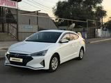 Hyundai Elantra 2019 годаүшін6 800 000 тг. в Алматы