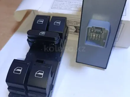 Кнопки стеклоподъемников 1k4959857b за 12 700 тг. в Астана