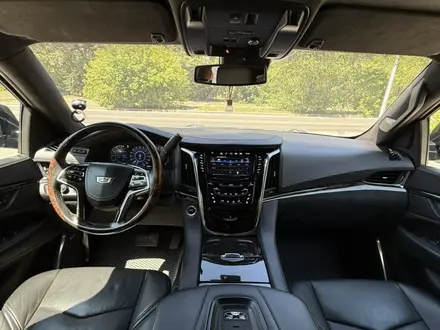 Cadillac Escalade 2016 года за 23 000 000 тг. в Алматы – фото 19