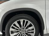 Toyota Highlander 2022 года за 31 500 000 тг. в Шымкент – фото 3