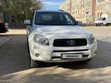 Toyota RAV4 2006 года за 7 300 000 тг. в Актау – фото 2