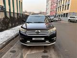 Toyota Highlander 2011 годаfor12 100 000 тг. в Алматы