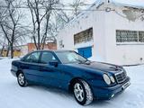 Mercedes-Benz E 230 1996 годаүшін3 300 000 тг. в Петропавловск – фото 2