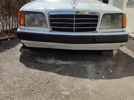 Mercedes-Benz E 230 1992 года за 1 000 000 тг. в Алматы