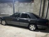 Mercedes-Benz E 220 1993 года за 1 500 000 тг. в Шымкент – фото 3