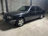 Mercedes-Benz E 220 1993 года за 1 500 000 тг. в Шымкент – фото 2