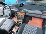 Mercedes-Benz E 220 1993 года за 1 500 000 тг. в Шымкент – фото 4