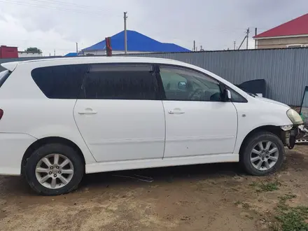 Toyota Ipsum 2003 года за 2 400 000 тг. в Атырау – фото 2
