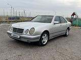 Mercedes-Benz E 320 1997 годаүшін2 600 000 тг. в Сарыагаш – фото 2