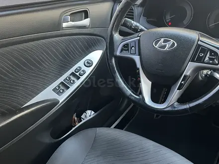 Hyundai Accent 2015 года за 5 950 000 тг. в Актау – фото 3