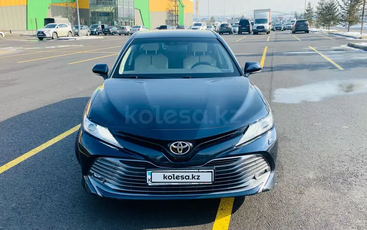 Toyota Camry 2019 года за 14 600 000 тг. в Алматы