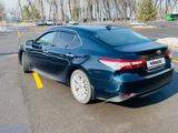 Toyota Camry 2019 года за 14 600 000 тг. в Алматы – фото 4