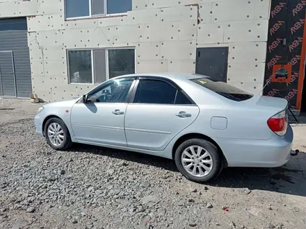 Toyota Camry 2005 года за 3 700 000 тг. в Актобе – фото 4