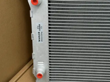 Радиатор BMW N55 N54/BMW F10 F11/F07/F06/F01/F02/OEM 17 11 8 615 426 за 129 500 тг. в Астана – фото 2