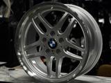 Разно-широкие диски R18 37 стиль на BMW 5x120 за 248 000 тг. в Астана – фото 4