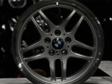 Разно-широкие диски R18 37 стиль на BMW 5x120 за 248 000 тг. в Астана – фото 5