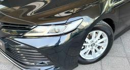 Toyota Camry 2018 года за 10 350 000 тг. в Алматы – фото 3
