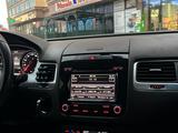 Volkswagen Touareg 2012 года за 6 300 000 тг. в Астана – фото 5