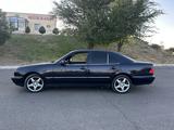 Mercedes-Benz E 240 1998 года за 3 300 000 тг. в Тараз – фото 2