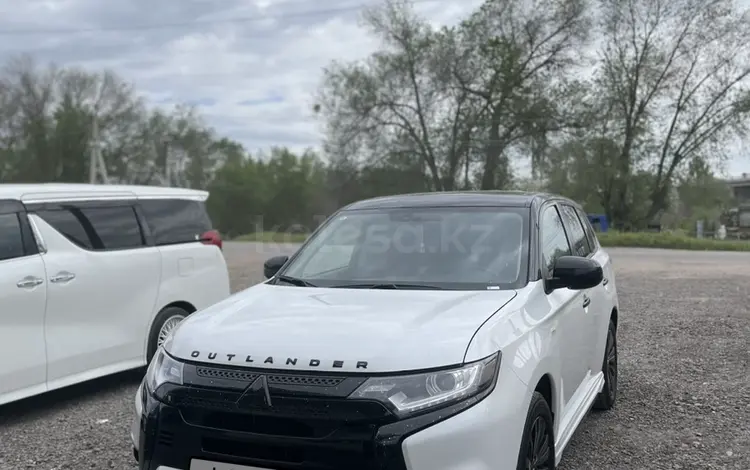 Mitsubishi Outlander 2022 годаүшін11 500 000 тг. в Алматы