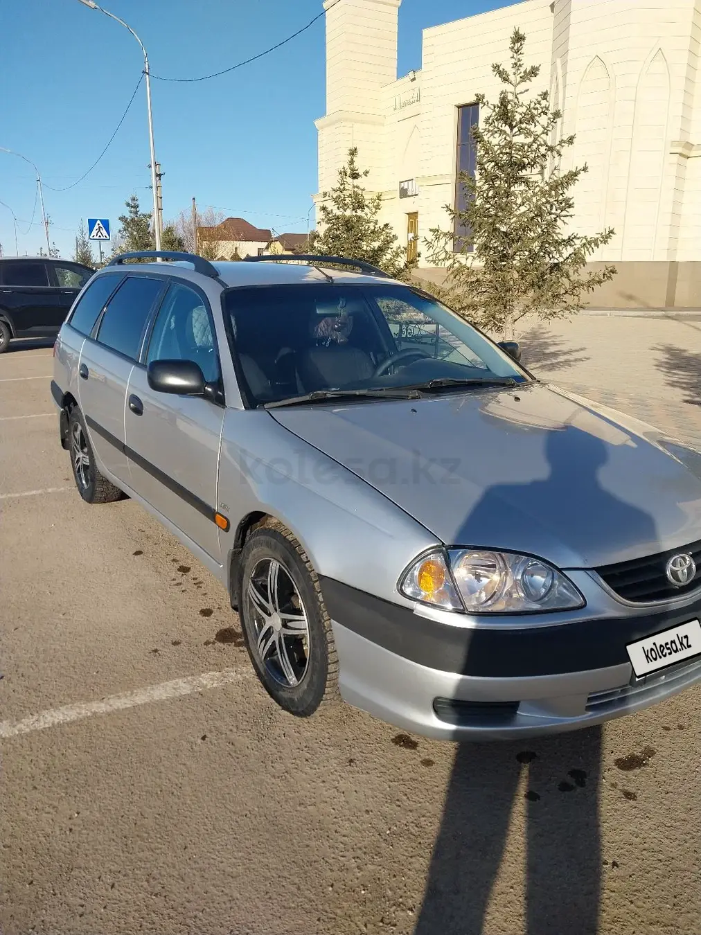 Toyota Avensis, 2001