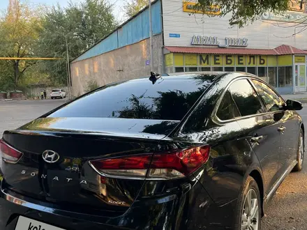 Hyundai Sonata 2018 года за 8 900 000 тг. в Алматы – фото 11