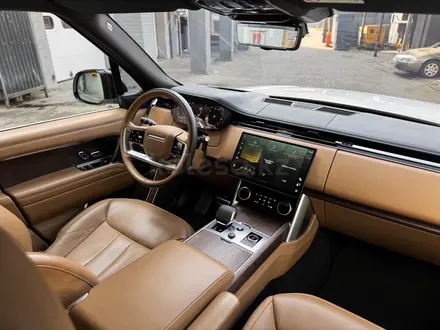 Land Rover Range Rover 2022 года за 85 000 000 тг. в Алматы – фото 11