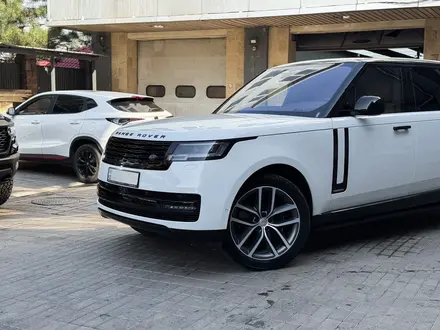 Land Rover Range Rover 2022 года за 85 000 000 тг. в Алматы – фото 15