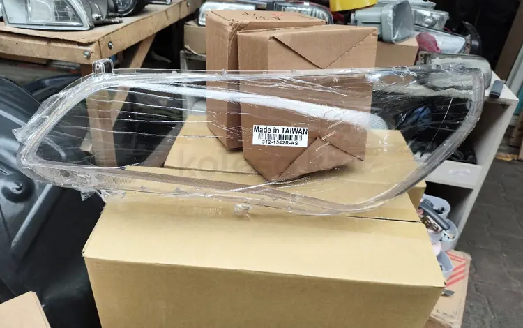 Стекло фара Соната 2014-2017 за 13 990 тг. в Алматы